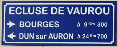 Walking in France: The lock of Vaurou