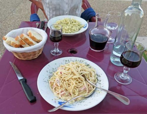 Walking in France: Large bowls of pasta for mains