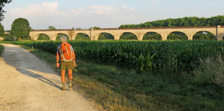 Walking in France: Long railway viaduct across the flood plain