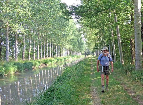 Walking in France: Back on the Canal de Berry
