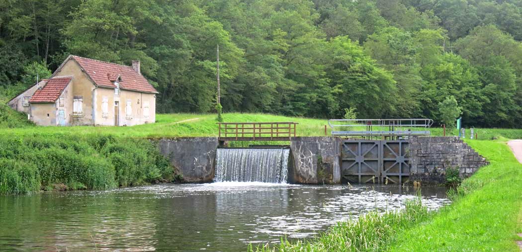 Walking in France: One of the locks of the “ladder of Sardy”