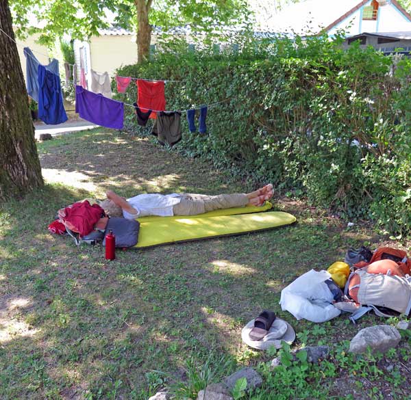 Walking in France: Dozing in the Chanaz camping ground