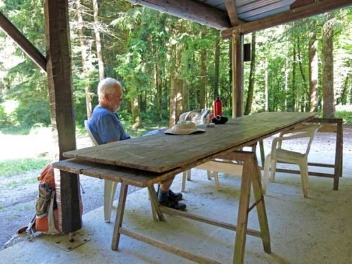 Walking in France: A Turkish snack in the forest