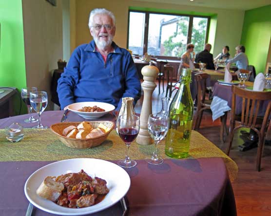 Walking in France: Veal basquaise for mains, dining at l’Épicéa, Tence