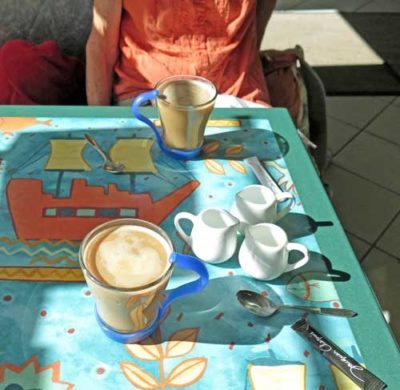 Walking in France: Sunny coffees in St-Jeures