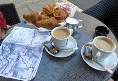 Walking in France: Warm breakfast