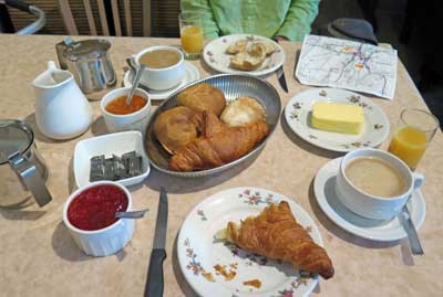 Walking in France: Our glorious breakfast