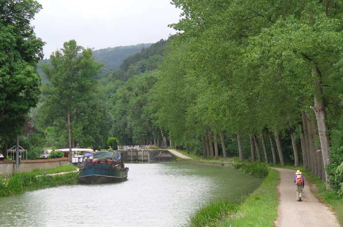Walking in France: Canal of Burgundy