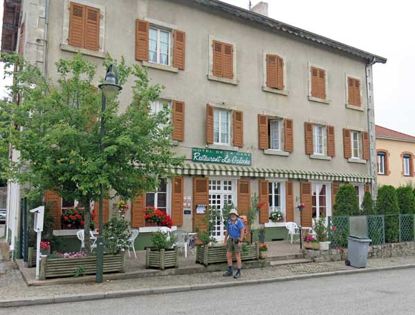 Walking in France: The very pleasant Hotel de la Gare, Montfaucon-en-Velay