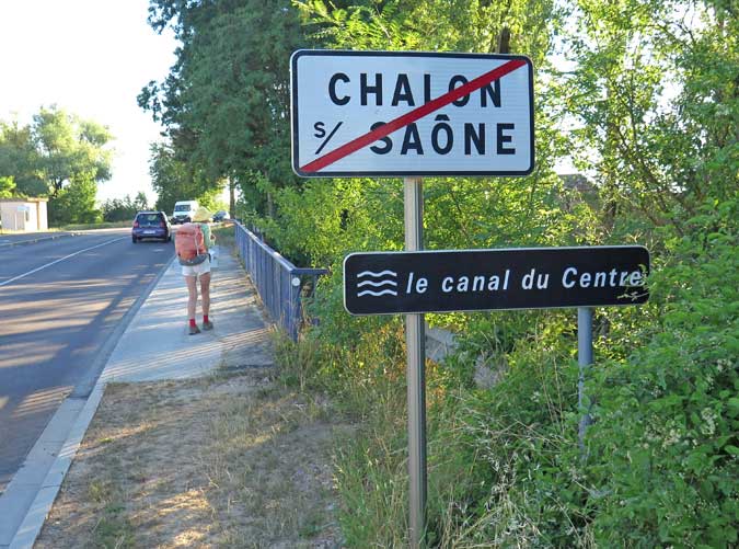 Walking in France: Crossing the Canal du Centre to leave Chalon
