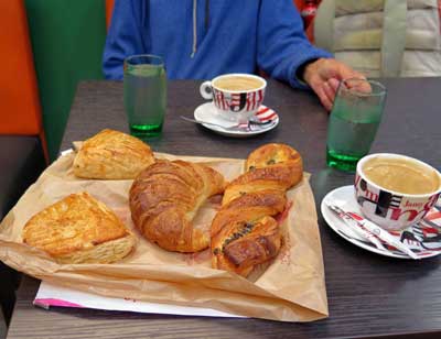 Walking in France: An excellent breakfast
