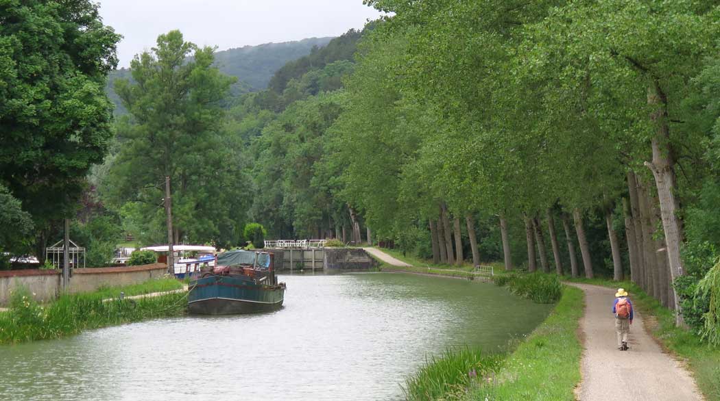 Walking in France: The lock of Gissey-sur-Ouche, Canal de Bourgogne