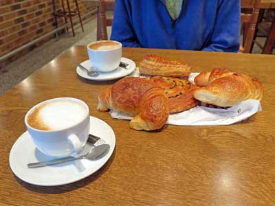 Walking in France: Breakfast at the hotel