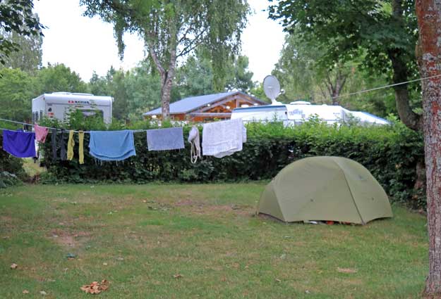 Walking in France: Installed in the Arnay-le-Duc camping ground