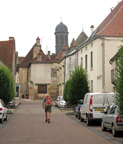 Walking in France: Back in town for breakfast, Arnay-le-Duc
