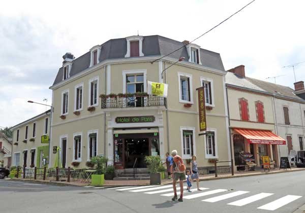 Walking in France: Hotel de Paris, Jaligny-sur-Besbre