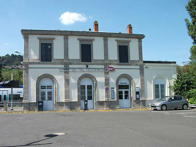 Walking in France: The confusingly named railway station in Longues