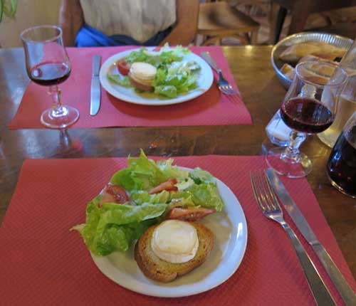 Walking in France: Salad with goat’s cheese on toast to start dinner