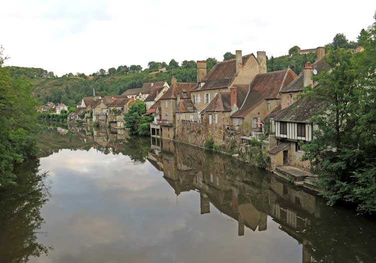 Walking in France: Hérisson from the footbridge