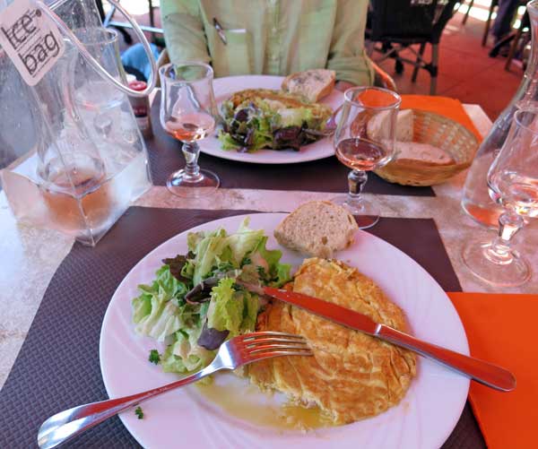 Walking in France: Followed by lunch of omelettes and rosé at the Rotonde