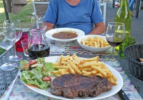 Walking in France: Followed by steak and a soupy, but good, boeuf bourguignon for mains