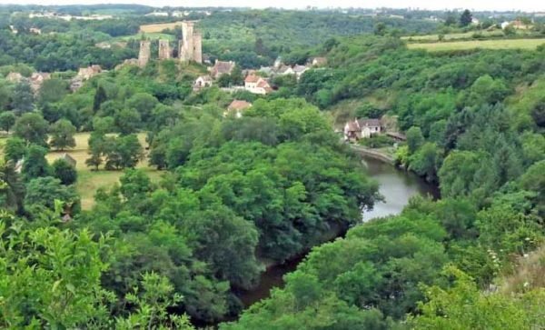 Walking in France: Our first view of Hérisson