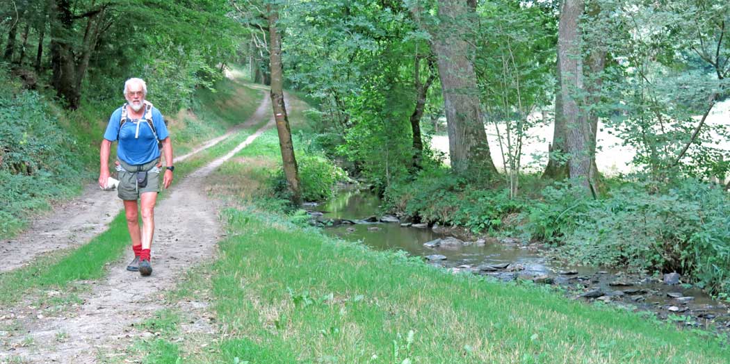 Walking in France: On the GR46 beside a tributary of the Indre