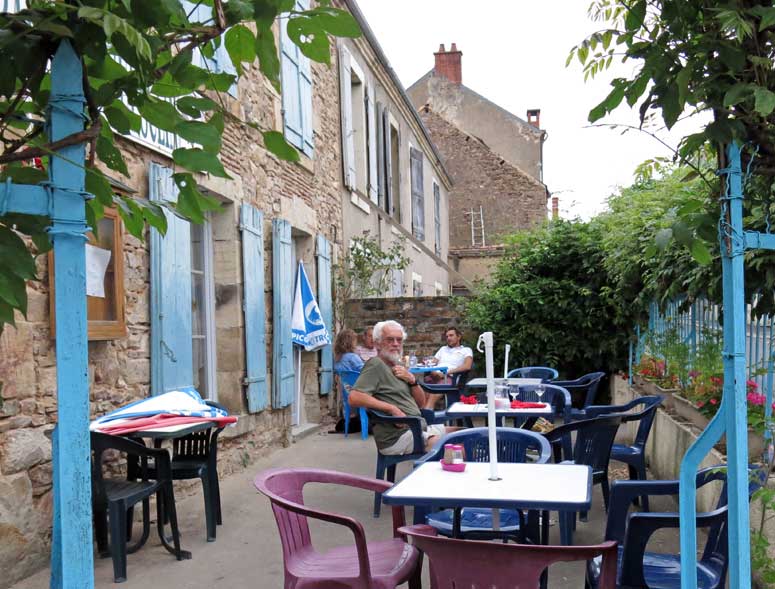 Walking in France: Bar du Guesclin, Sainte-Sévère-sur-Indre