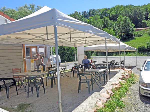 Walking in France: Refreshments in the truckies’ café, Laps