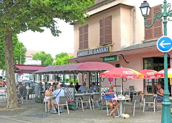 Walking in France: Enjoying the café culture of Gannat