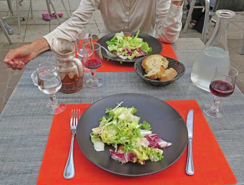 Walking in France: A shared salad to start dinner at Valentino’s, Moulins