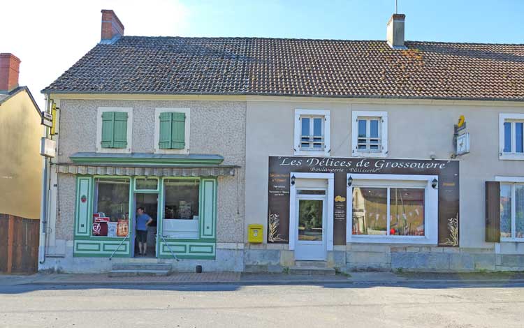 Walking in France: Grossouvre's bar and boulangerie