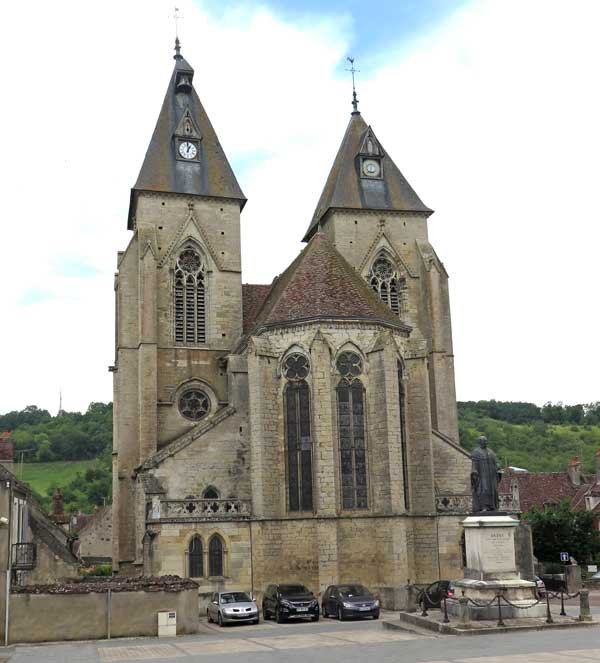 Walking in France: Eglise Saint Pierre, Varzy