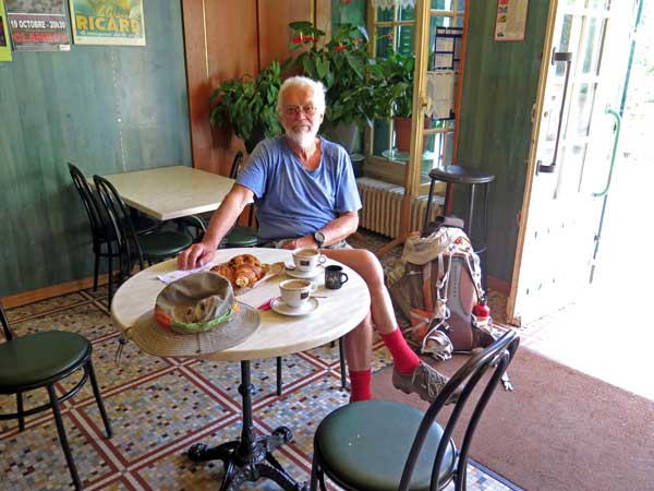 Walking in France: In the bar at Corvol l’Orgueilleux