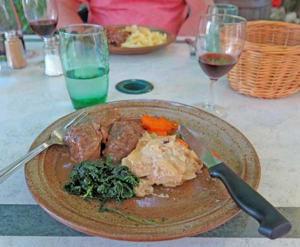Walking in France: And sautéed veal with potato gratin, spinach and carrots for me