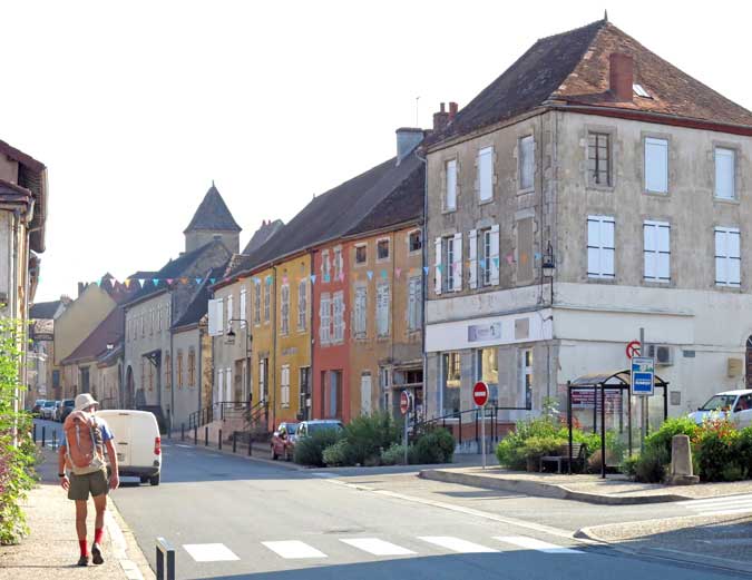 Walking in France: Arriving in Chantelle