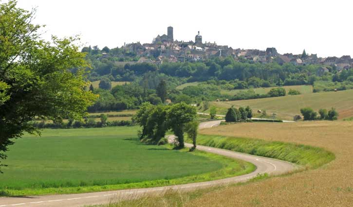 Walking in France: First view of Vézelay