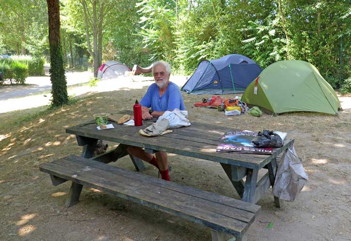 Walking in France: Lunch at the Paris camping ground