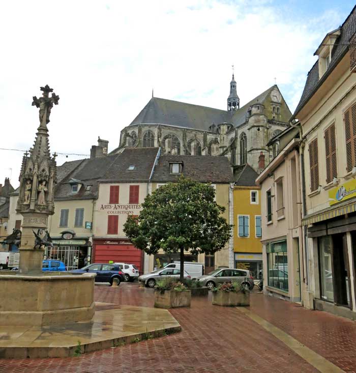 Walking in France: The view from the Bar des Fountains