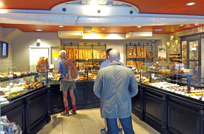 Walking in France: Buying lunch supplies