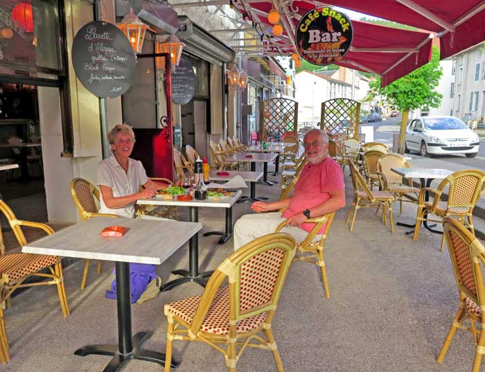 Walking in France: Two happy diners