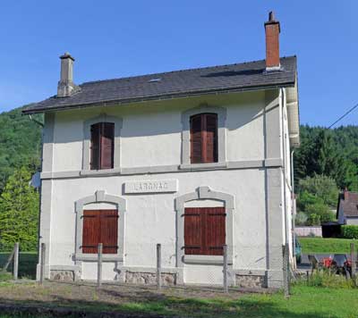 Walking in France: Largnac's abandoned railway station