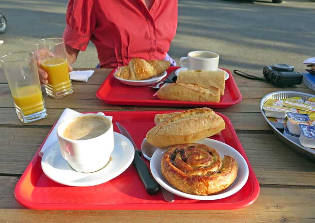 Walking in France: A delicious breakfast at the Mauriac camping ground