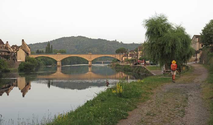 Walking in France: An extremely early start from Argentat-sur-Dordogne