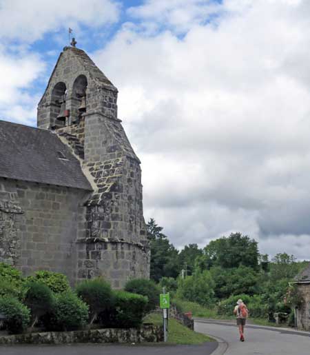 Walking in France: Grey stone church, Chirac-Bellevue